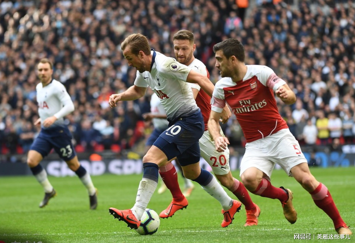 爱游戏网站入口广州队训练开放日；国际比赛日扳平良机引欢呼；英超在即；训练强度明显提升的简单介绍