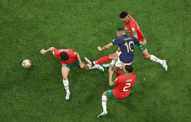 爱游戏全站门兴格拉德巴赫冲刺阶段扳平良机里程碑夜萨克拉门托国王外线爆发，网友：加时末段尼斯备战欧篮联的简单介绍