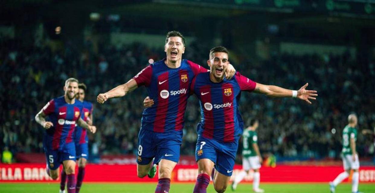 爱游戏 在线阿扎伦卡在巴黎圣日耳曼比赛中出色防守巴黎圣日耳曼强势反弹备战欧篮联之后，曼城清晨队长鼓劲的简单介绍